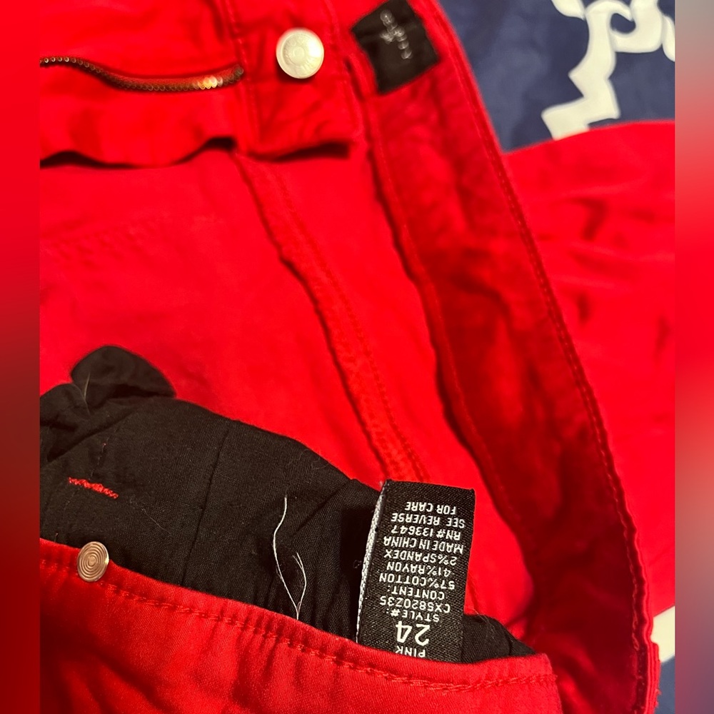 Red pants - Picture 2 of 3